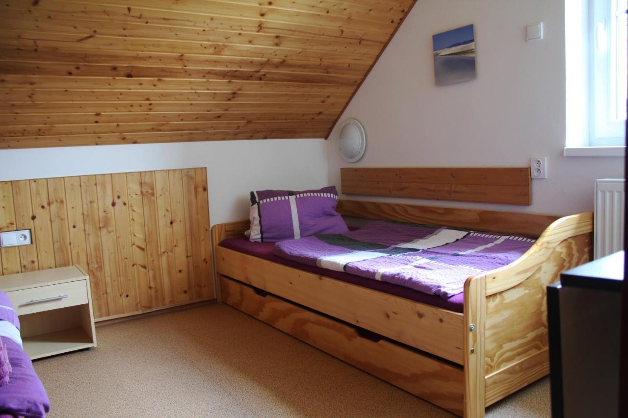 Apartmany Fialka Касперске Хори Екстериор снимка