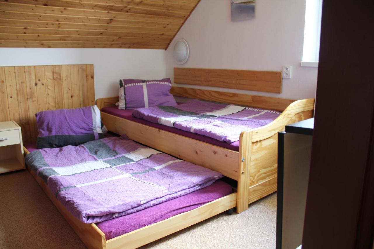 Apartmany Fialka Касперске Хори Екстериор снимка
