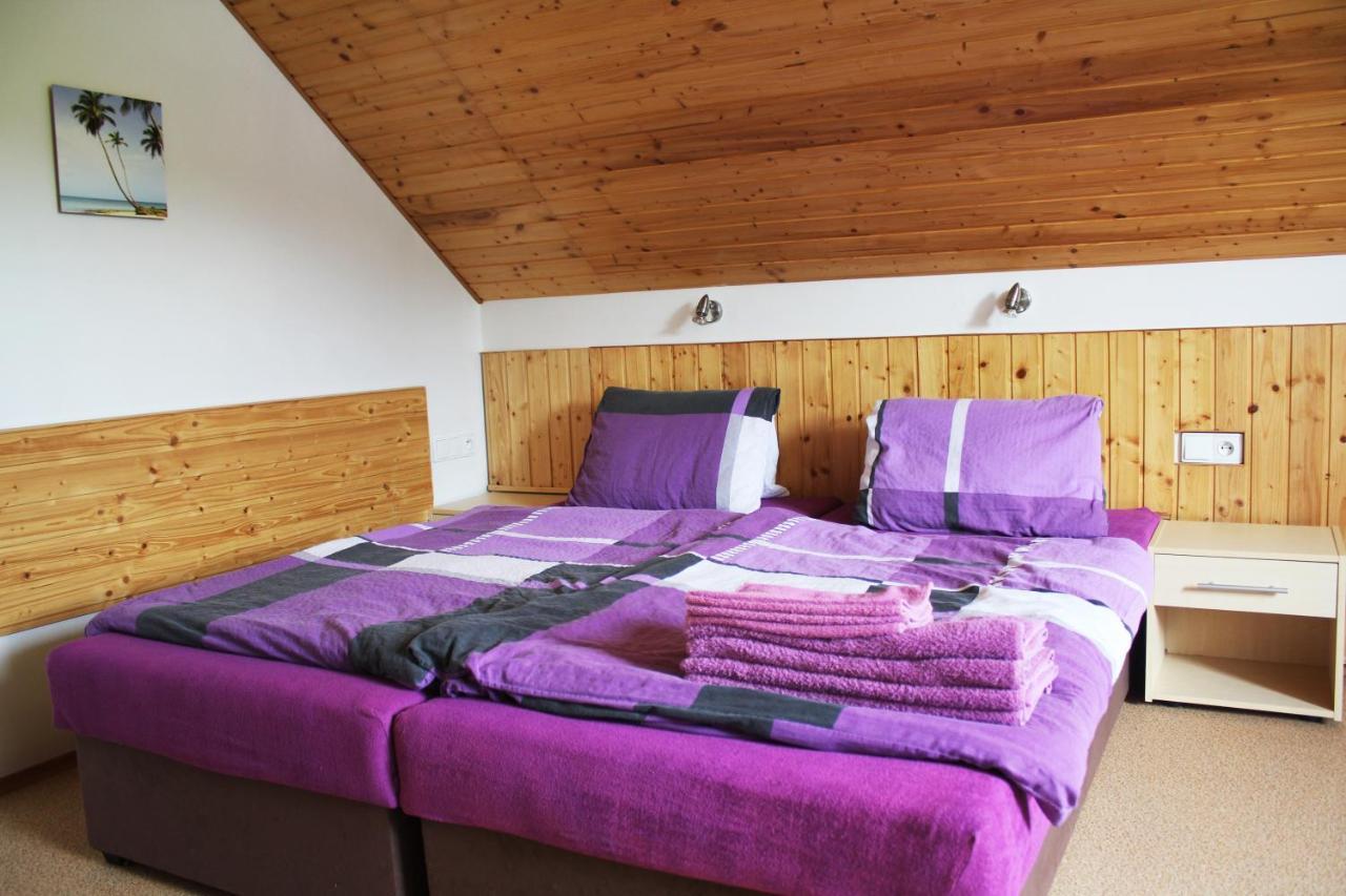 Apartmany Fialka Касперске Хори Екстериор снимка