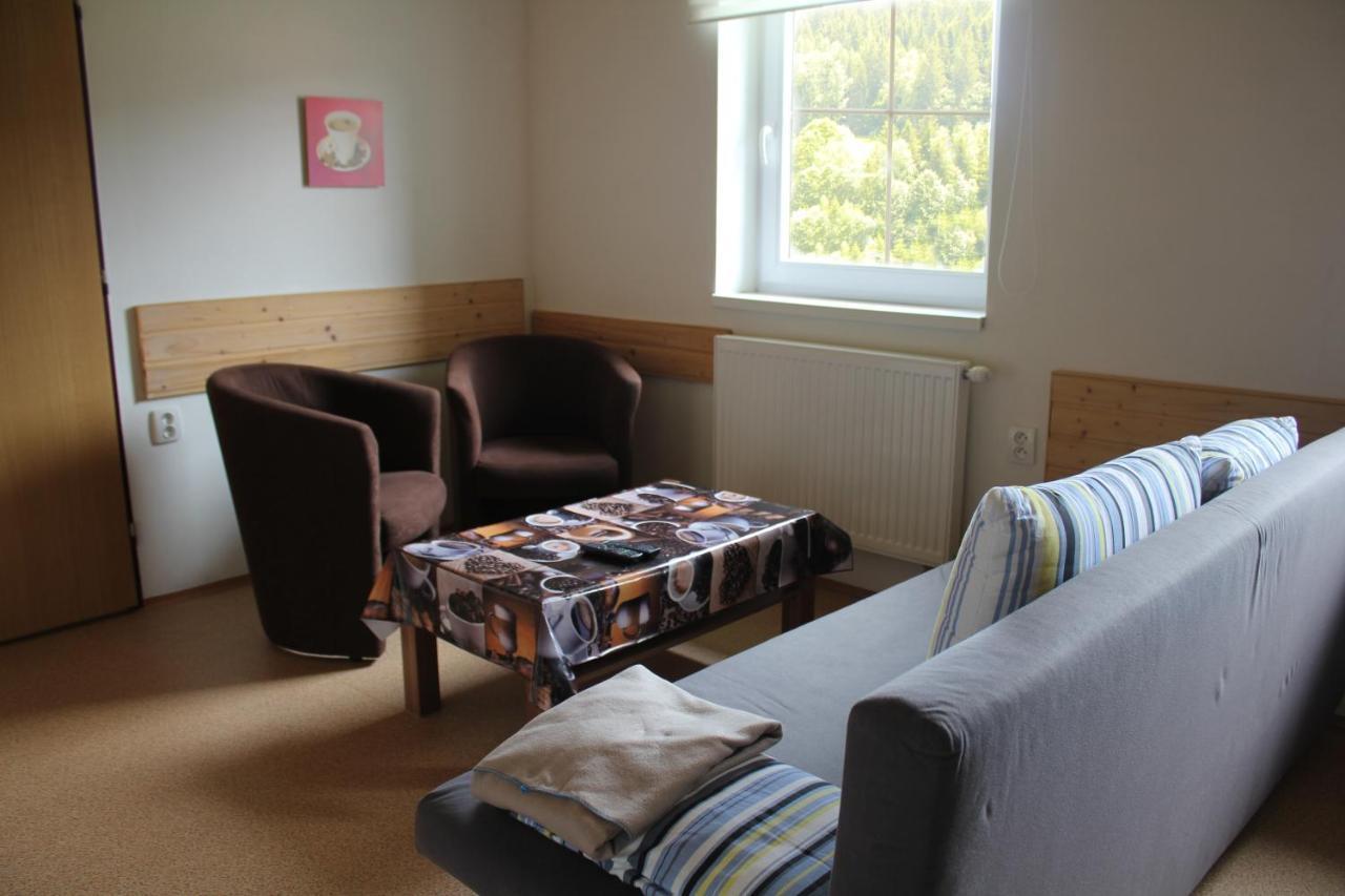 Apartmany Fialka Касперске Хори Екстериор снимка