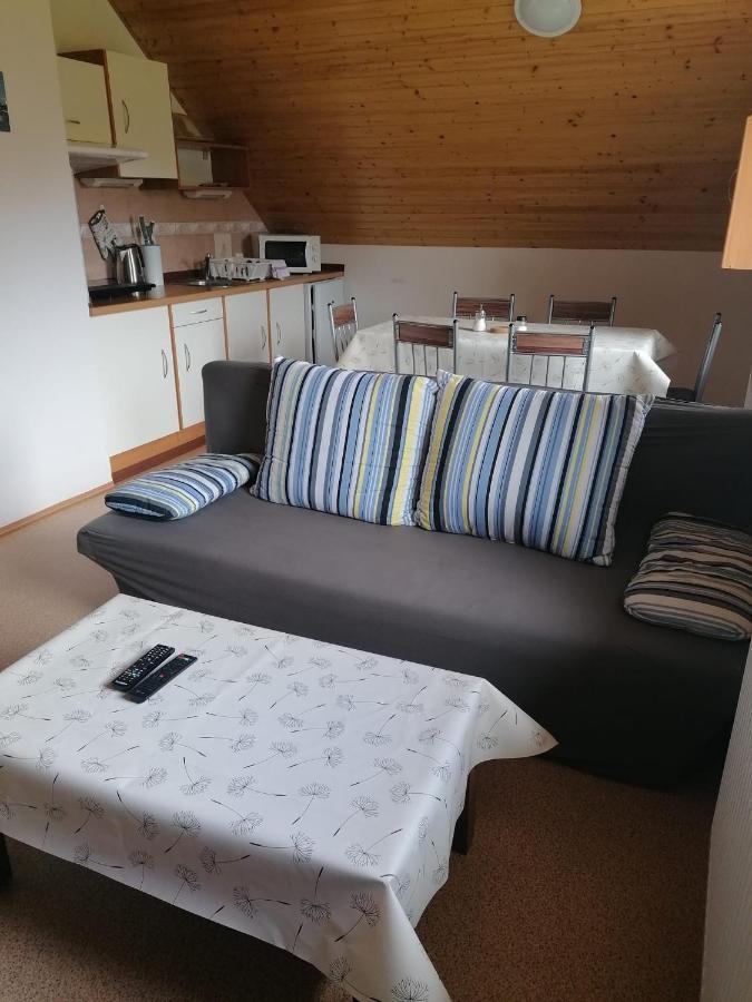 Apartmany Fialka Касперске Хори Екстериор снимка