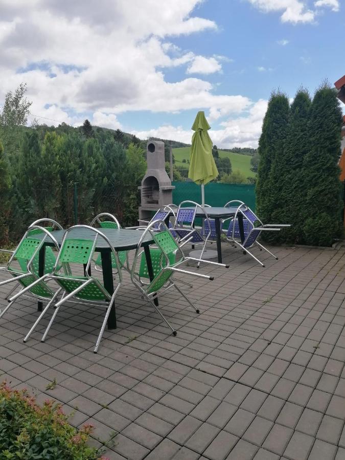 Apartmany Fialka Касперске Хори Екстериор снимка