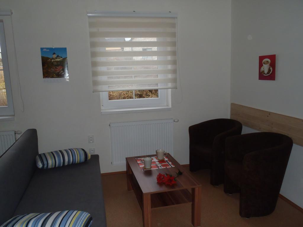 Apartmany Fialka Касперске Хори Екстериор снимка